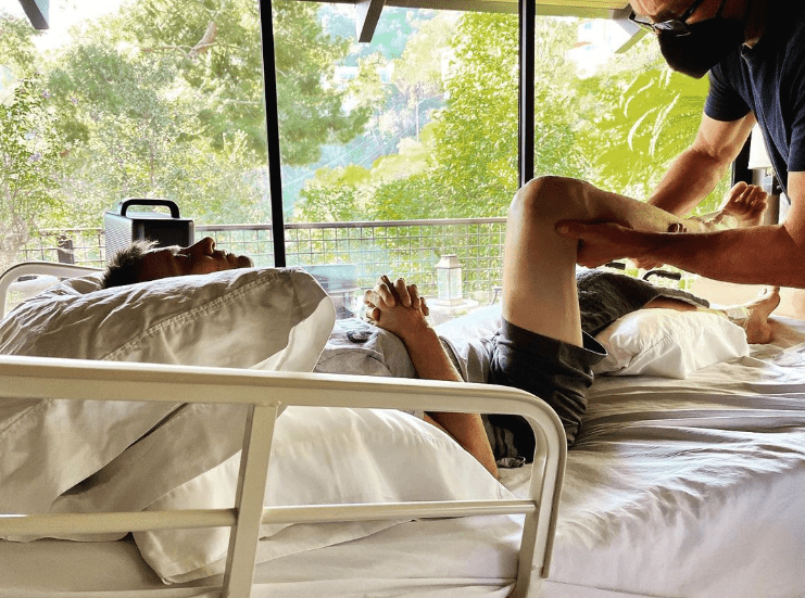 Actor Jeremy Renner en rehabilitación tras su accidente.